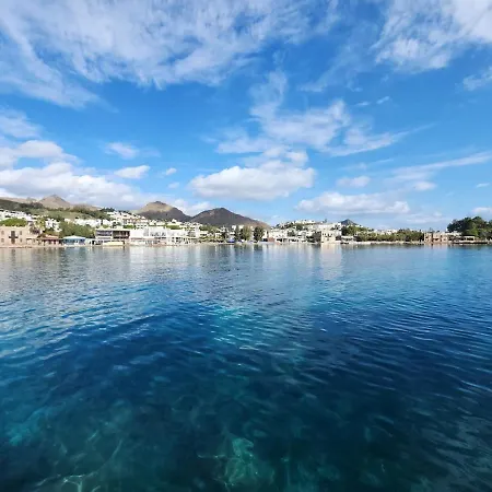 Tranquil Seaview With Private Pool In Apartament