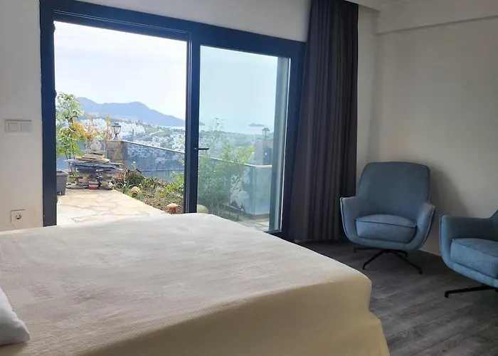 Tranquil Seaview With Private Pool In 博德鲁姆