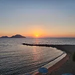 Tranquil Seaview With Private Pool In Daire *