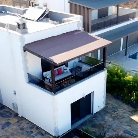 Tranquil Seaview With Private Pool In *