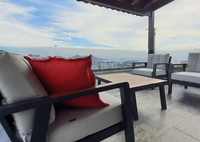 Tranquil Seaview With Private Pool In Apartment Bodrum