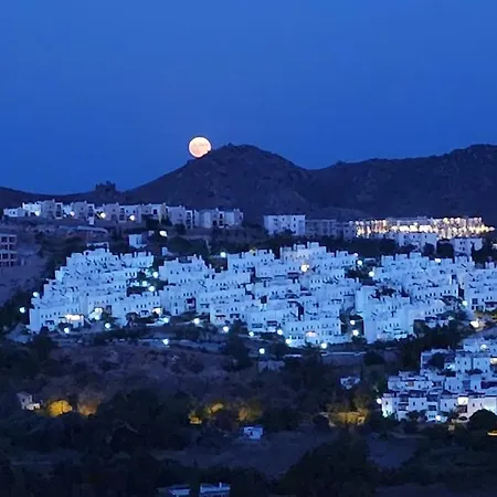Tranquil Seaview With Private Pool In Apartment *