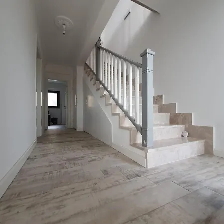 Tranquil Seaview With Private Pool In Apartment *