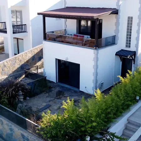 Apartment Tranquil Seaview With Private Pool In